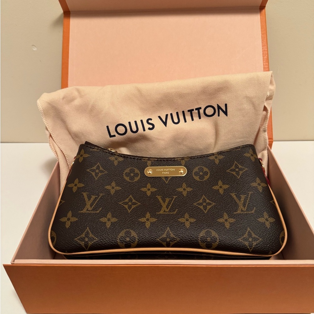 Louis Vuitton Brown Monogram Double Pochette with Gold Chain and Tan Trim - Picture 2 of 6